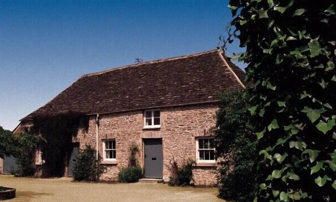 Tetbury Cabaña | Comfortable home in lovely Cotswold village, Area of Outstanding Natural Beauty