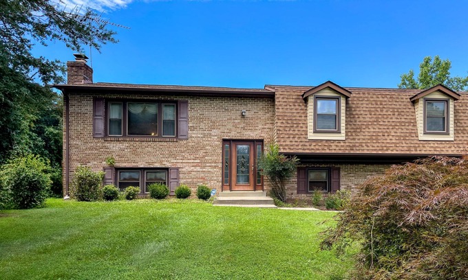 Bennsville Casa | Comfortable home outside of DC with private pool, balcony, washer/dryer, & AC