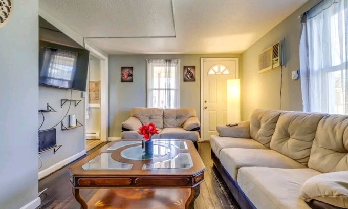 East Hartford Casa | comfortable home away from home