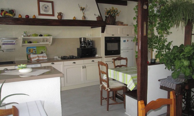 Marennes Casa | Confortable casa Wi-Fi cerca de todas las tiendas 8 adultos + 1 bebé mascotas sí