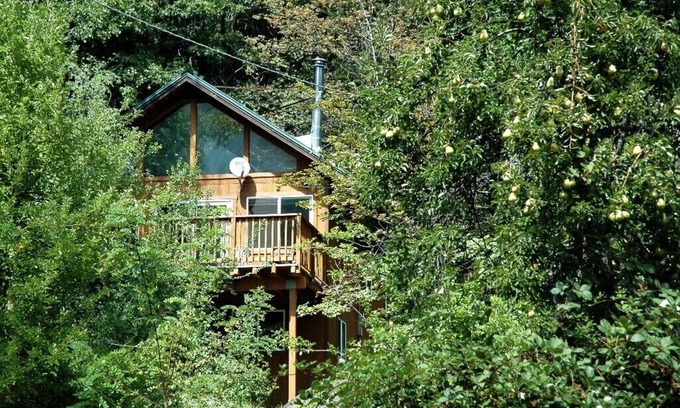Sierra City Cabina | Cómoda cabaña tranquila en un pintoresco pueblo de montaña