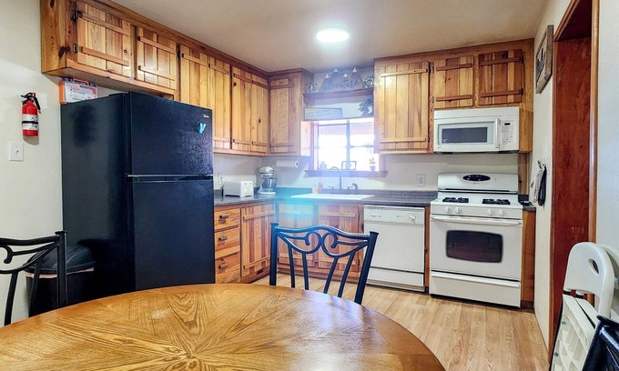 Blue Cabina | Comfortable ranch style cabin with prime location to both Arizona and New Mexico