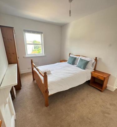 Easton Casa | Comfortable Room in Redfield - Easy City Access