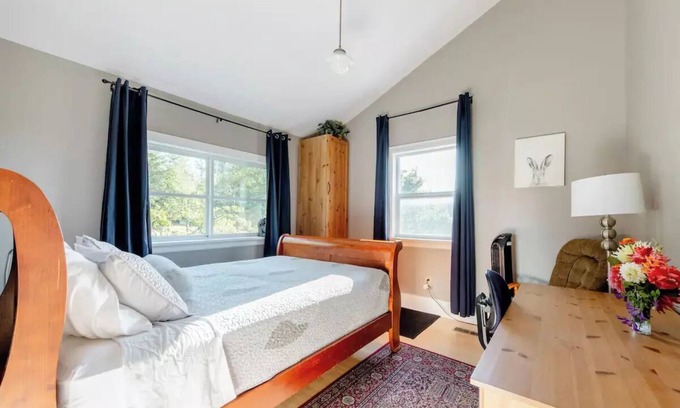 Bellingham Casa | Comfortable Room in our Home: S & W Windows: Hot Tub & Pool