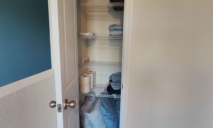 DeLand Casa | Comfortable room, shared house close to everything!