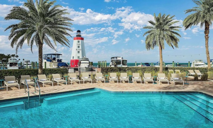 Marathon Hotel | Comfortable Room with Pool View! Near Florida Keys Aquarium Encounters