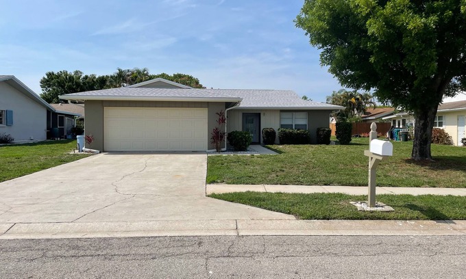Cypress Lake Casa | Comfortable Single Family Home with Ample Space in center of SWFL