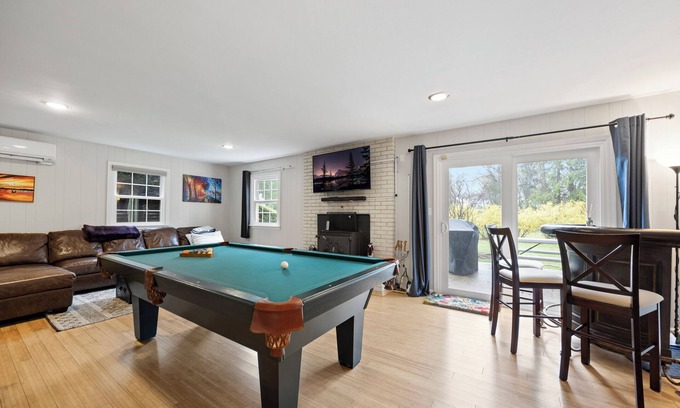 State College Casa | Cómodo y espacioso 5BD / 3BA - Camina hasta State College HS y 5 minutos Uber a PSU