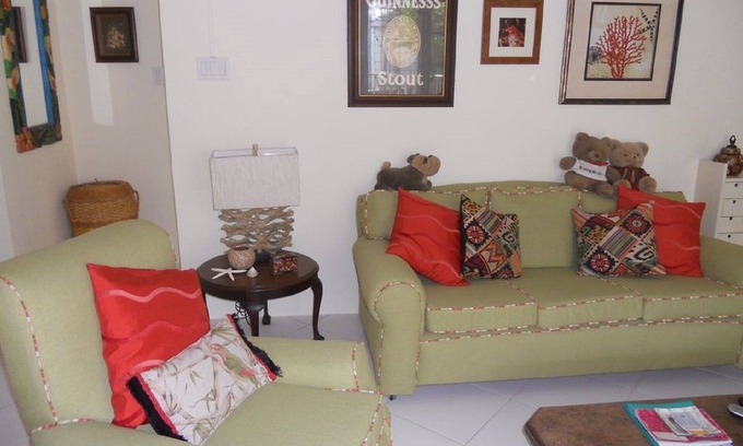 Sunset Crest Casa | Comfortable & spacious one bed westcoast apartment, near shops, beach and pool.