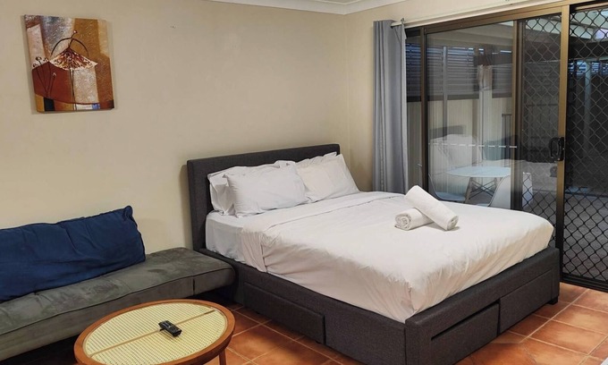 Mermaid Waters Casa | Comfy Granny Flat Studio in Mermaid Water