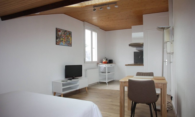 Pont Rousseau Apartamento | Comfortable studio (21 m²) near Nantes