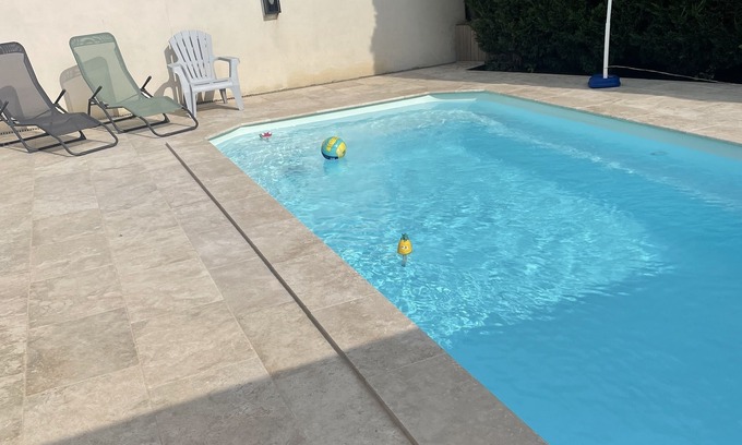 Biguglia Apartamento | Comfortable studio 5 min from the beach + pool access