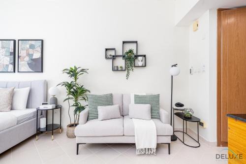 Dubai Production City Apartamento | Comfortable Studio at Lago Vista A Dubai Production City by Deluxe Holiday Homes