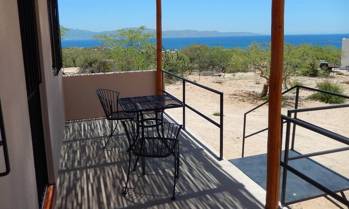 El Sargento Cabaña | Cómoda Studio Casita totalmente equipada con terraza y vista al mar