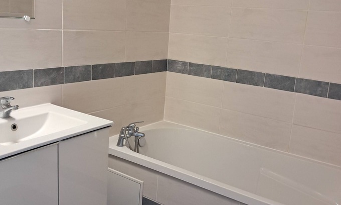 Nansouty-Saint-Genes Apartamento | Comfortable studio