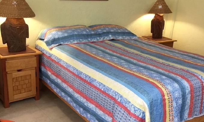 Playa la Madera Condominio | Comfortable studio on ground level with full kitchen near pool