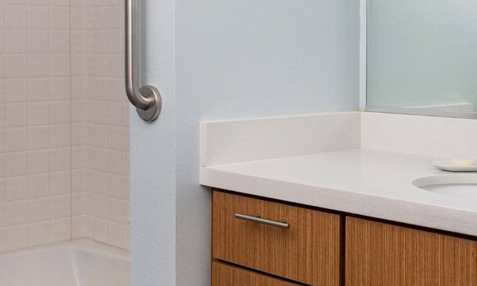Anaheim Resort Apartamento | Comfortable suite within 2 miles of Disneyland Park.