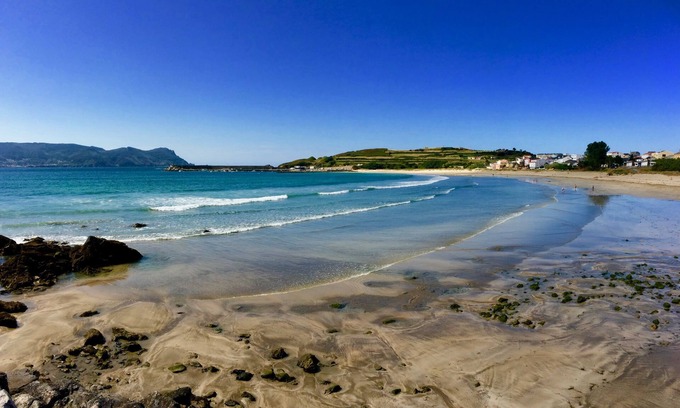 Porto de Espasante Casa | Cómoda, casa soleada a solo un salto, salta y salta a la playa!