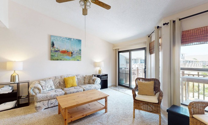 East End Casa | Comfortable townhome steps from beach with pool access, balcony, & W/D