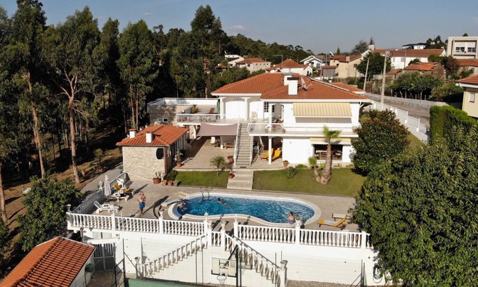 Santa Maria da Feira Casa | Comfortable vacation villa for 4 to 8 people