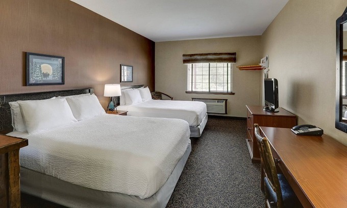 Columbia Hotel | Comfortable & Warm Rustic Stay in Columbia w/ Free Breakfast | 4 Units