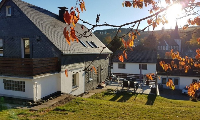 Groenebach Casa | Comfortably furnished child-friendly vacation home with garden