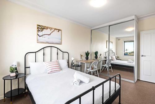 Auburn Apartamento | Comfy 2BR Base in Auburn - Easy Access Everywhere