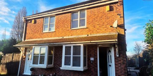 Gedling Apartamento | Comfy 2BR House on Quiet Street w Free Parking