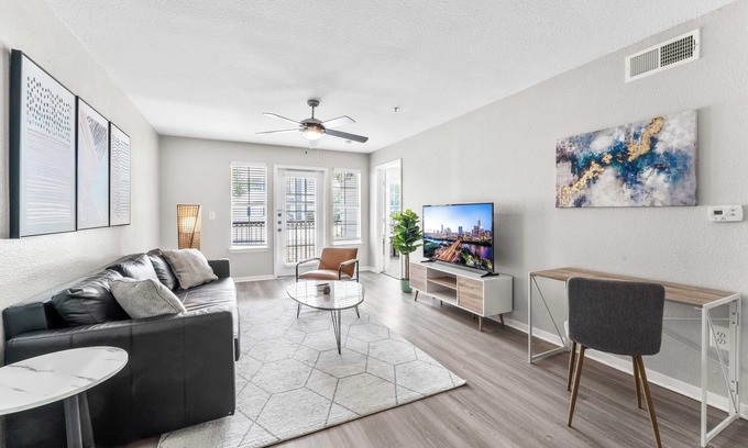 Pleasant Valley Apartamento | Comfy 2BR King Suite w Gym&Pool close to DT
