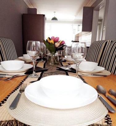 Luton Casa | Comfy 3-Bed Home in Luton by Stayfolk, Ideal for Contractors & Groups - Sleeps 7