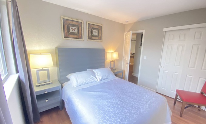 Roseville Casa | Comfy and freshly updated 2/1 duplex