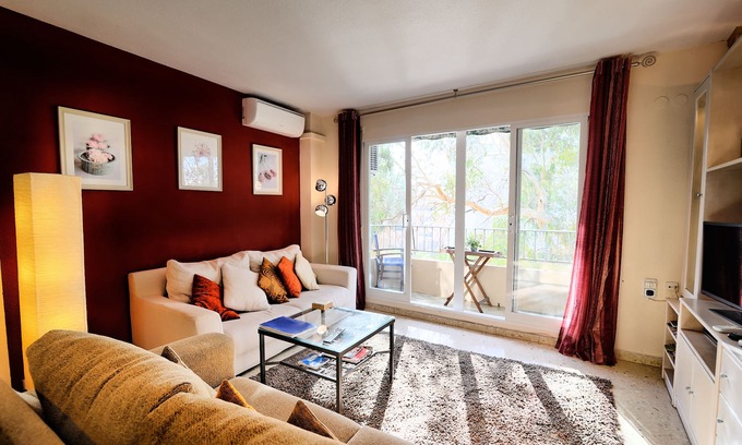 La Saidia Apartamento | Confortable apartamento con balcón. Cerca de El Carmen/centro histórico.