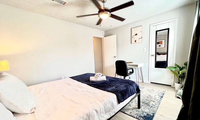Milwood Apartamento | Comfy Apartment by the Domain w/ Fast Wifi