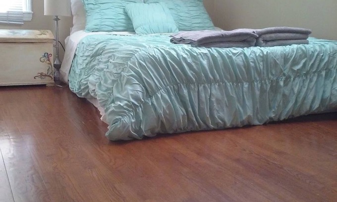 D Street - West Broadway Condominio | Comfy apartment room at great location in Boston