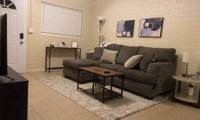 Encanto Apartamento | Comfy APT near PHX Children's Hospital. Pet friendly.