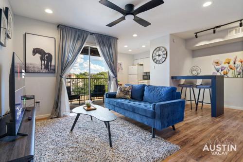 Riverside Apartamento | Comfy ATX Apt plus Balcony and Smart TV and Free Parking