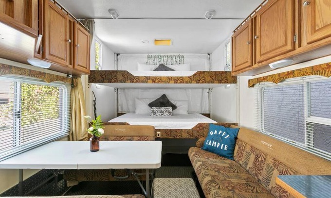 Corona Casa | Comfy Camper--Group, Family, Kid, & Pet-Friendly