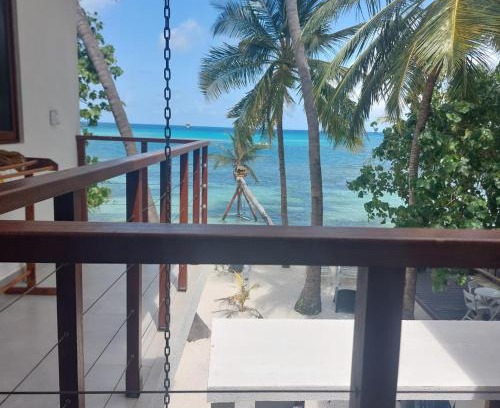 Dhiffushi Hotel | Comfy Cool Breeze by eMzaz