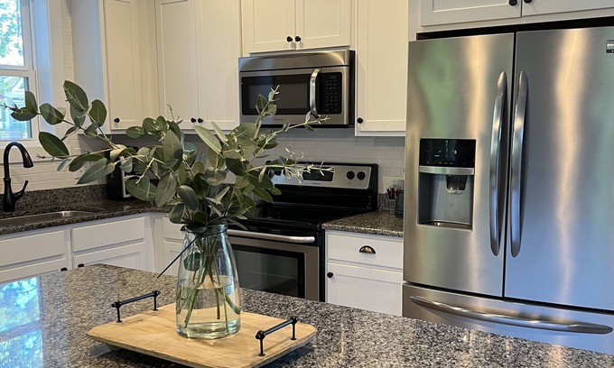 Old Town Cabaña | Comfy cottage in old town Pinehurst.