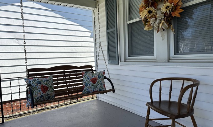 Owensboro Cabaña | Comfy Cottage
