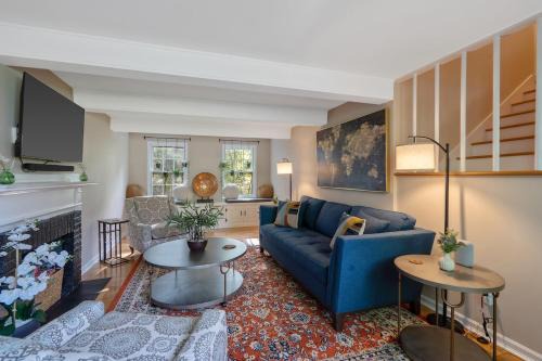 Eastside Casa | Comfy & cozy 4BR minutes to SU, Hospitals, & DT