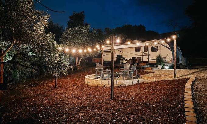 Fallbrook Alquiler De RV | Cómodo + acogedor Camper GLAMING!