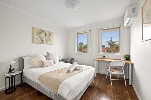 Panania Casa | Comfy Double Room in Panania - Nearby Stations & Shops - Shared Bathroom