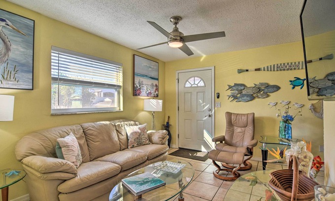 Downtown Dunedin Casa | Comfy Dunedin Escape: 1 Block to Main Street!