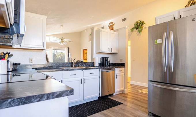 Orlando Casa | Comfy Family Home w/ Pool: Close to Attractions!
