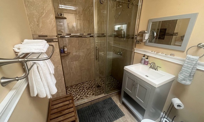 Elizabeth Casa | Comfy, family sized home, 10 minutes from the airport. Dog & 420 friendly.
