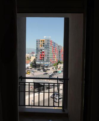 Tirana Apartamento | Comfy flat in Astir Near bus and AC