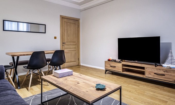 Esentepe Apartamento | Comfy Flat near Shopping Malls in Kagithane