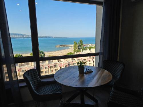 Varna Apartamento | Comfy Flat Sea View & Strong Wi-Fi