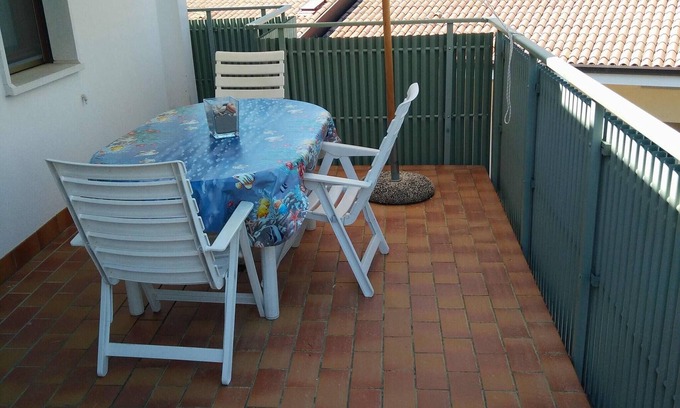 Grado Pineta Apartamento | Cómodo piso con balcón a 30m de la playa.